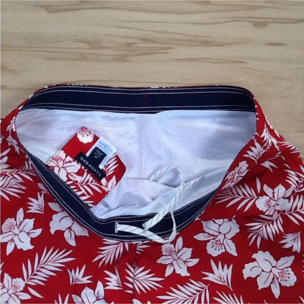 Land’s End Red & White Tropical Flower Men’s Swim Trunks‎ Swimsuit Bottom